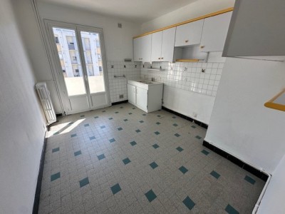 APPARTEMENT T3 A LOUER - ST ETIENNE Cours Fauriel - 91.53 m2 - 830€ charges comprises par mois