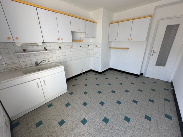 APPARTEMENT T3 - ST ETIENNE Cours Fauriel - 91.53 m2 - LOU&Eacute;