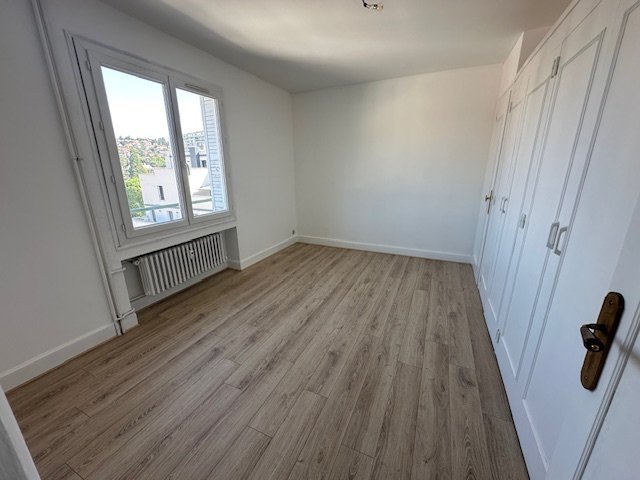 APPARTEMENT T3 - ST ETIENNE Cours Fauriel - 91.53 m2 - LOU&Eacute;