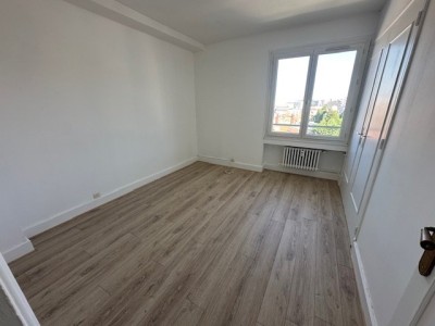 APPARTEMENT T3 A LOUER - ST ETIENNE Cours Fauriel - 91.53 m2 - 830€ charges comprises par mois