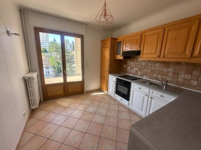 APPARTEMENT T3 A LOUER - ST ETIENNE COURS FAURIEL - 70.01 m2 - 830 € charges comprises par mois