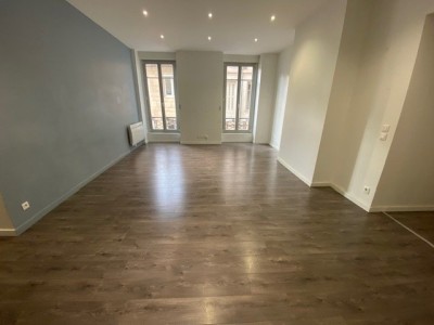 APPARTEMENT T3 - ST ETIENNE DORIAN/PEUPLE - 83.79 m2 - LOUÉ