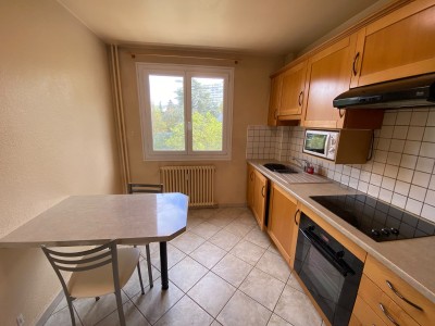 APPARTEMENT T3 A LOUER - ST ETIENNE FAURIEL - 66.57 m2 - 840 € charges comprises par mois