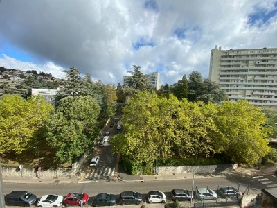 APPARTEMENT T3 A LOUER - ST ETIENNE FAURIEL - 66.57 m2 - 840 € charges comprises par mois