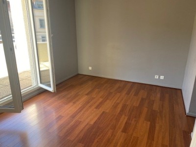 T3 en Duplex A LOUER - ST ETIENNE FAURIEL/ST ROCH - 81.08 m2 - 850�&euro; charges comprises par mois