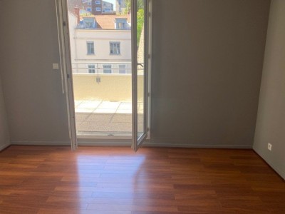 T3 en Duplex A LOUER - ST ETIENNE FAURIEL/ST ROCH - 81.08 m2 - 850�&euro; charges comprises par mois