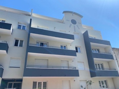 T3 en Duplex A LOUER - ST ETIENNE FAURIEL/ST ROCH - 81.08 m2 - 850�&euro; charges comprises par mois