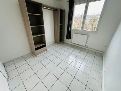 APPARTEMENT T3 A LOUER - ST ETIENNE FAURIEL/VIVARAIZE - 53.83 m2 - 515 € charges comprises par mois
