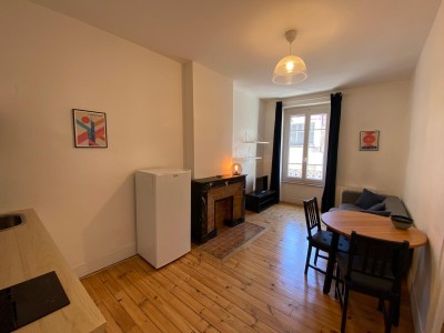 APPARTEMENT T3 A LOUER - ST ETIENNE HOTEL DE VILLE/JEAN JAURES - 47.86 m2 - 560 € charges comprises par mois