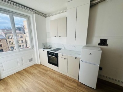APPARTEMENT T3 A LOUER - ST ETIENNE HYPER CENTRE/PLACE GRENETTE - 57.86 m2 - 545 € charges comprises par mois