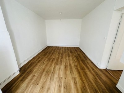 APPARTEMENT T3 A LOUER - ST ETIENNE HYPER CENTRE/PLACE GRENETTE - 57.86 m2 - 545 € charges comprises par mois