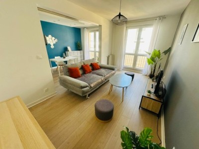 3 Pièces Meublé A LOUER - ST ETIENNE JEAN JAURES/JACQUARD - 85.35 m2 - 820 &euro; charges comprises par mois