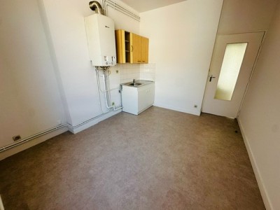 APPARTEMENT T3 A LOUER - ST ETIENNE JEAN JAURES - 74.85 m2 - 565 &euro; charges comprises par mois
