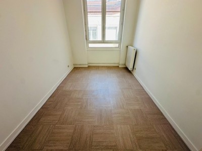 APPARTEMENT T3 A LOUER - ST ETIENNE JEAN JAURES - 74.85 m2 - 565 &euro; charges comprises par mois
