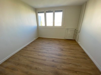 APPARTEMENT T3 - ST ETIENNE LA METARE - 66.32 m2 - LOUÉ