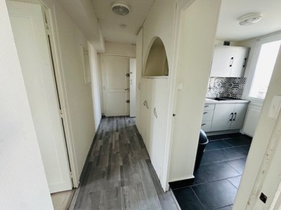 T3 MEUBLE A LOUER - ST ETIENNE MONTPLAISIR/HPL - 52.59 m2 - 550€ charges comprises par mois