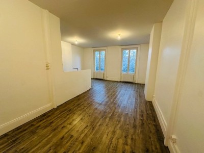 3 Pi�ces A LOUER - ST ETIENNE PLACE CARNOT - 68.3 m2 - 520�&euro; charges comprises par mois
