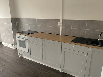 APPARTEMENT T3 A LOUER - ST ETIENNE Place Carnot - 78.2 m2 - 542�&euro; charges comprises par mois