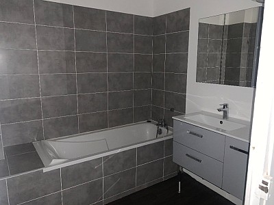 APPARTEMENT T3 A LOUER - ST ETIENNE Place Carnot - 78.2 m2 - 542�&euro; charges comprises par mois