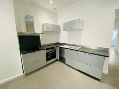 APPARTEMENT T3 A LOUER - ST ETIENNE PLACE DU PEUPLE/DORIAN - 74.55 m2 - 700 € charges comprises par mois