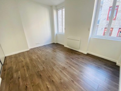 APPARTEMENT T3 A LOUER - ST ETIENNE PLACE DU PEUPLE/DORIAN - 74.55 m2 - 700 € charges comprises par mois