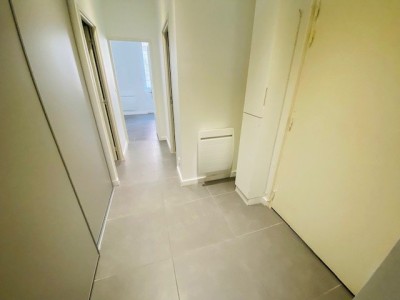 APPARTEMENT T3 A LOUER - ST ETIENNE PLACE DU PEUPLE/DORIAN - 74.55 m2 - 700 € charges comprises par mois