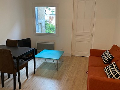 3 Pièces Meublé A LOUER - ST ETIENNE PLACE GRENETTE/URSULES - 43.36 m2 - 520 € charges comprises par mois