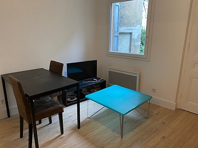 3 Pièces Meublé A LOUER - ST ETIENNE PLACE GRENETTE/URSULES - 43.36 m2 - 520 € charges comprises par mois