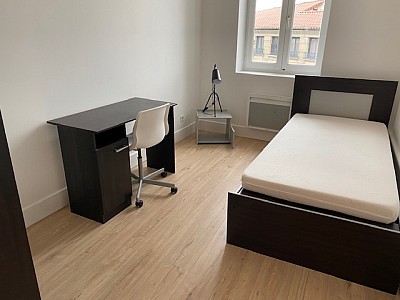 3 Pièces Meublé A LOUER - ST ETIENNE PLACE GRENETTE/URSULES - 43.36 m2 - 520 € charges comprises par mois