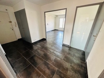 APPARTEMENT T3 A LOUER - ST ETIENNE PLAINE ACHILLE/CHATEAUCREUX - 63.74 m2 - 700 € charges comprises par mois