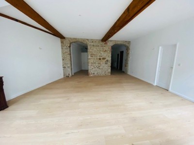 Grand 3 pièces A LOUER - ST ETIENNE QUARTIER DES URSULES - 105.4 m2 - 700 &euro; charges comprises par mois