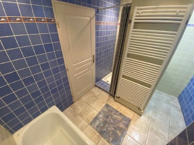 Grand 3 pièces A LOUER - ST ETIENNE QUARTIER DES URSULES - 105.4 m2 - 700 &euro; charges comprises par mois