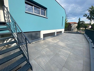 T3 en Duplex ave Terrasse A LOUER - ST ETIENNE ROND POINT/FAURIEL - 105.87 m2 - 990 € charges comprises par mois