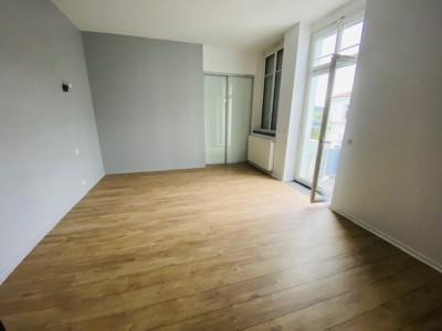 1 chambre et 1 bureau A LOUER - ST ETIENNE SOLAURE/BELLEVUE/LA RIVIERE - 80.37 m2 - 540 € charges comprises par mois