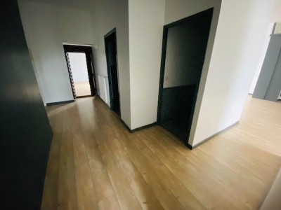 1 chambre et 1 bureau A LOUER - ST ETIENNE SOLAURE/BELLEVUE/LA RIVIERE - 80.37 m2 - 540 € charges comprises par mois