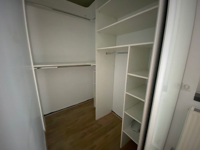 1 chambre et 1 bureau A LOUER - ST ETIENNE SOLAURE/BELLEVUE/LA RIVIERE - 80.37 m2 - 540 &euro; charges comprises par mois