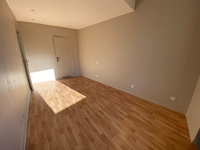APPARTEMENT T3 A LOUER - ST ETIENNE VIVARAIZE - 65.26 m2 - 580 &euro; charges comprises par mois