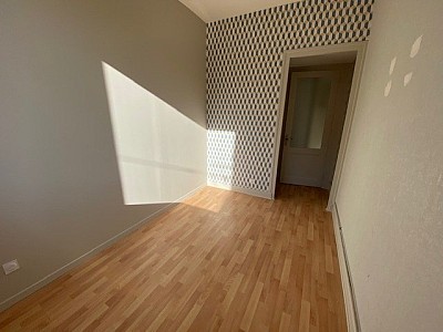 APPARTEMENT T3 A LOUER - ST ETIENNE VIVARAIZE - 65.26 m2 - 580 &euro; charges comprises par mois