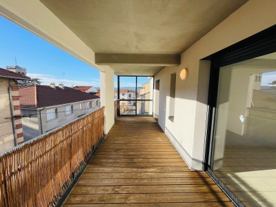 T3 plus Terrasse A LOUER - ST JUST ST RAMBERT - 67.87 m2 - 841 € charges comprises par mois