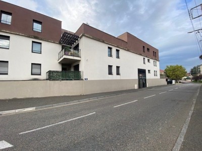 3 Pièces avec Terrasse et Garage A LOUER - ST JUST ST RAMBERT - 67.87 m2 - 841 &euro; charges comprises par mois