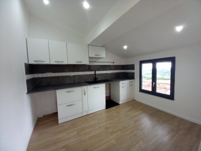T3 avec tropezienne A LOUER - ST PAUL EN JAREZ - 74 m2 - 852€ charges comprises par mois