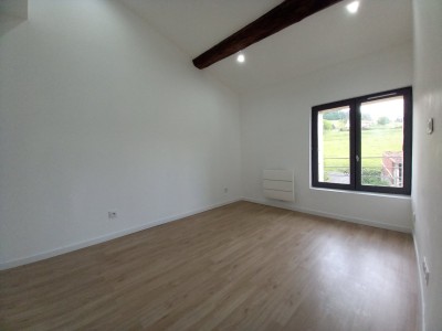 T3 avec tropezienne A LOUER - ST PAUL EN JAREZ - 74 m2 - 852€ charges comprises par mois