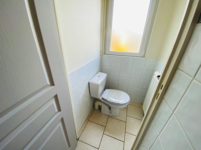 En Duplex A LOUER - ST PRIEST EN JAREZ Centre Lerclerc/Terrasse - 60.83 m2 - 590 € charges comprises par mois