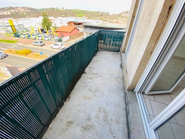 En Duplex - ST PRIEST EN JAREZ Centre Lerclerc/Terrasse - 60.83 m2 - LOU&Eacute;