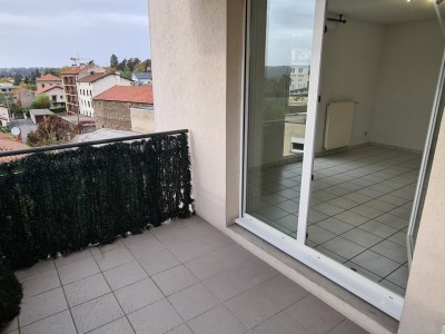 APPARTEMENT T3 A LOUER - ST PRIEST EN JAREZ LA TERRASSE/MUSEE D ART MODERNE - 67.6 m2 - 856 € charges comprises par mois