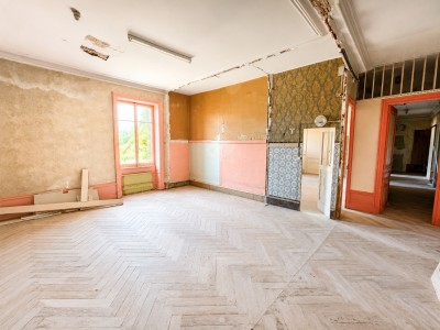 APPARTEMENT T3 A VENDRE - CUZIEU - 139 m2 - 130 000 €