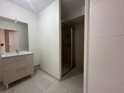 APPARTEMENT T3 A VENDRE - MONTROND LES BAINS - 69.98 m2 - 212000€
