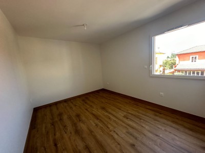APPARTEMENT T3 A VENDRE - MONTROND LES BAINS - 69.98 m2 - 212000€