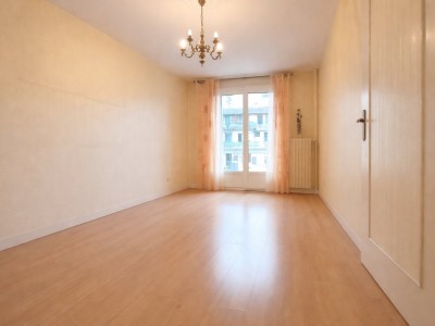 T3 AVEC BALCON A VENDRE - RIVE DE GIER - 79 m2 - 86�000�&euro;