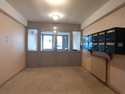 T3 AVEC BALCON A VENDRE - RIVE DE GIER - 79 m2 - 86�000�&euro;